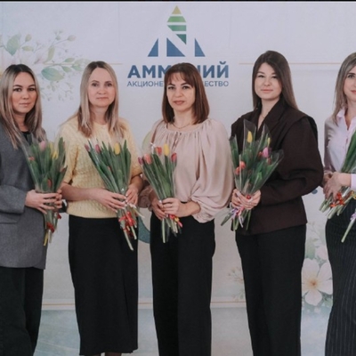 8 Марта на АО «Аммоний»: цветы, музыка и море улыбок для наших женщин