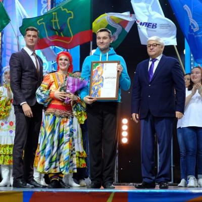 Коллектив АО «Аммоний» стал победителем VIII ежегодного открытого республиканского телевизионного фестиваля творчества работающей молодёжи «Наше время - Безнен заман»