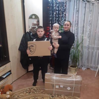 Руководители АО «Аммоний» и ООО «Менделеевсказот» исполнили новогодние желания детей