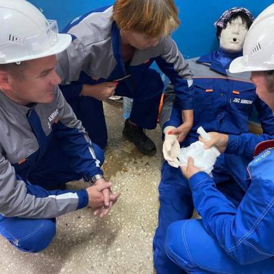На АО "Аммоний" прошли первые уроки по оказанию помощи пострадавшему