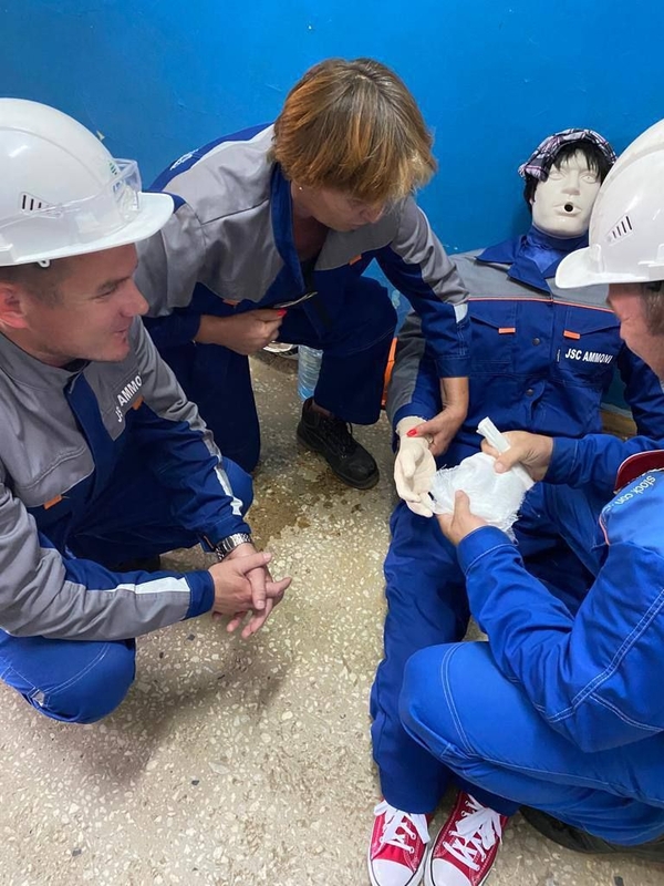 На АО "Аммоний" прошли первые уроки по оказанию помощи пострадавшему